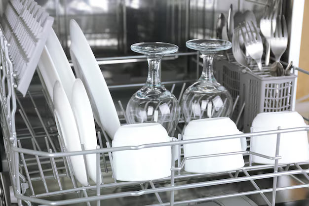 Clean glasses and cutlery, efficient washing