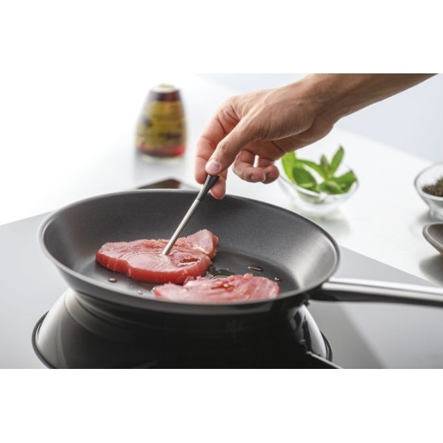 Black, Plate Material heats up quickly