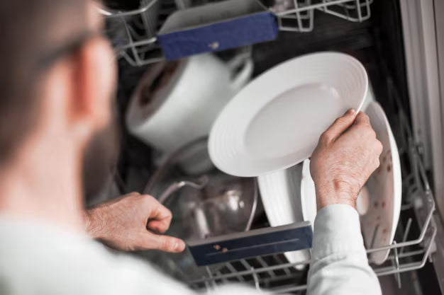 Wash dishes quickly, save time